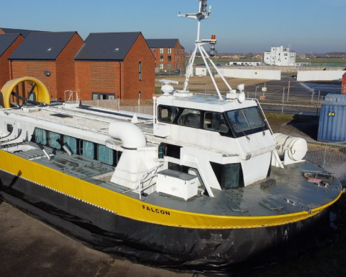 WHATS-HERE-Huge-Hovercraft-IMAGE-2